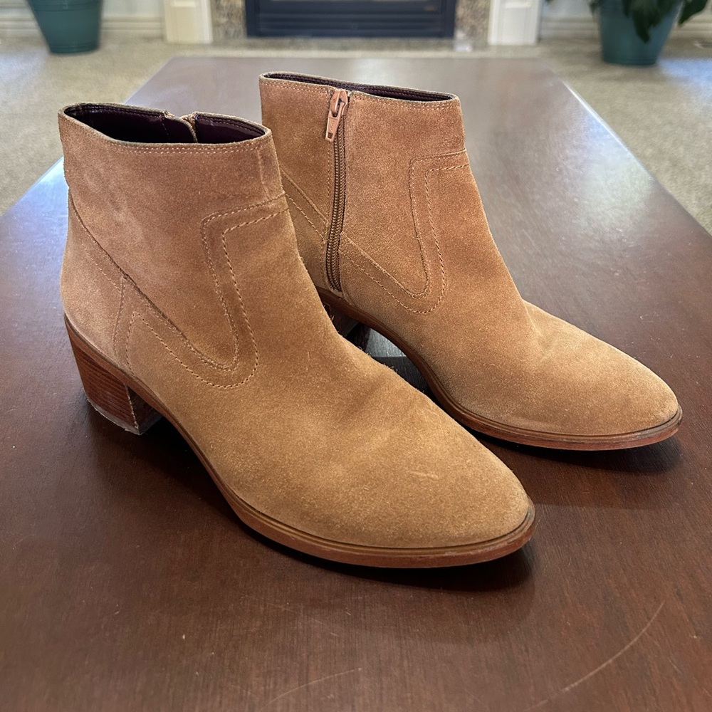 BC BG Generation Allego Tan Suede Ankle Boots for Women Size 8.5